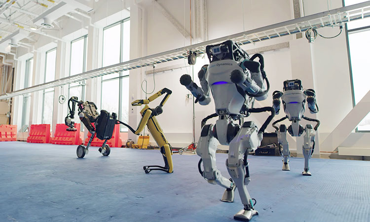 VIDEO: Dancing robots with amazing synchronised moves ring in the New Year  - GulfToday