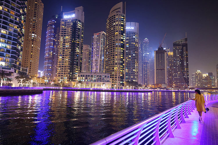 Dubai authorities orders to deport a group of people 
