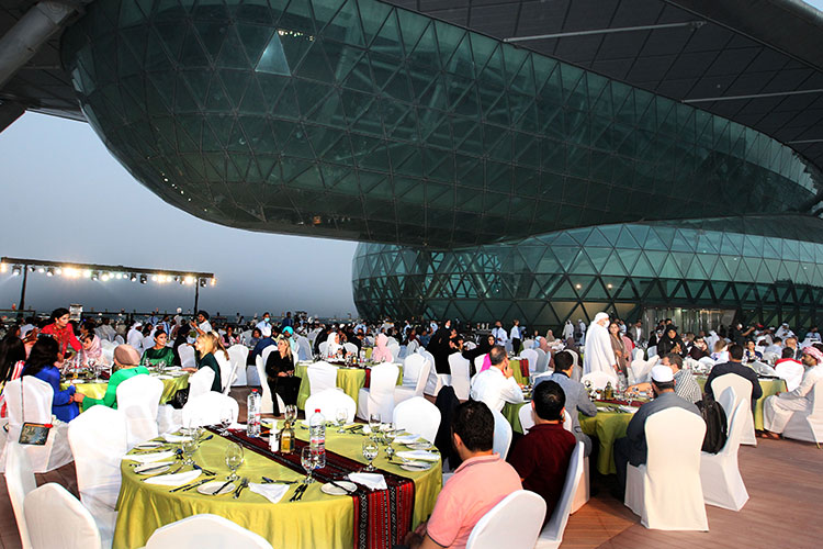 يجمع إفطار التسامح جميع الطوائف والمذاهب والأديان معًا على طاولة واحدة في دبي