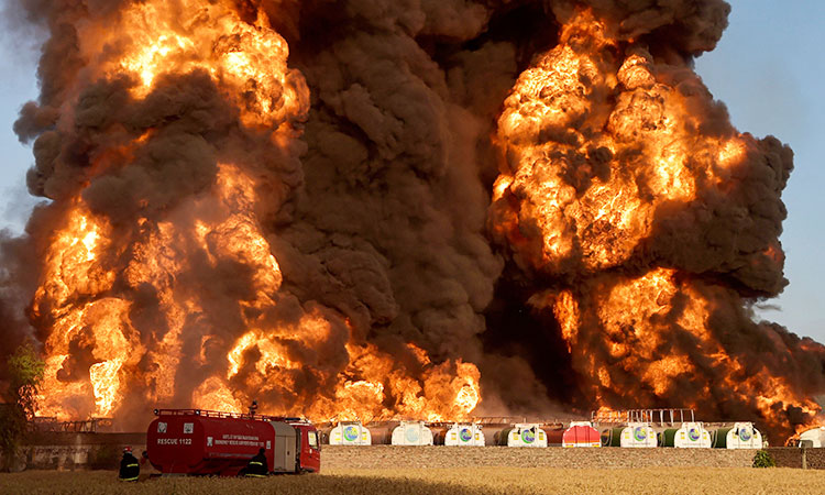 Fire-oiltanker-Pakistan