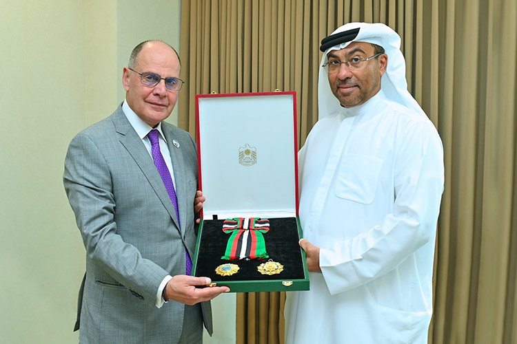 UAE-president-honours-Greece-envoy-750x450