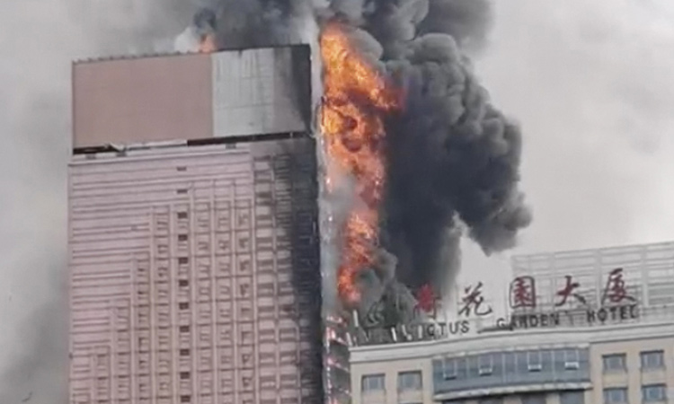 Fire engulfs 42-story building in China - GulfToday