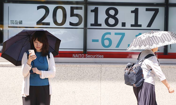 Japanese bank lobby warns BOJ  against deepening negative rates