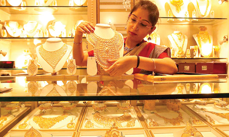 Next union budget to cut import  duty on gold from current 12.5%