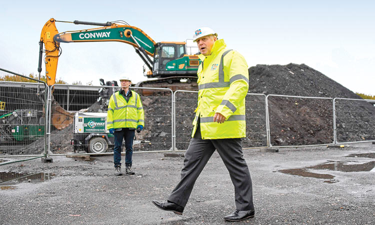 Boris-Johnson-visits-construction-site