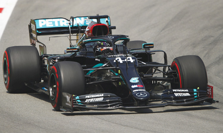 Mercedes-Lewis-Hamilton-750