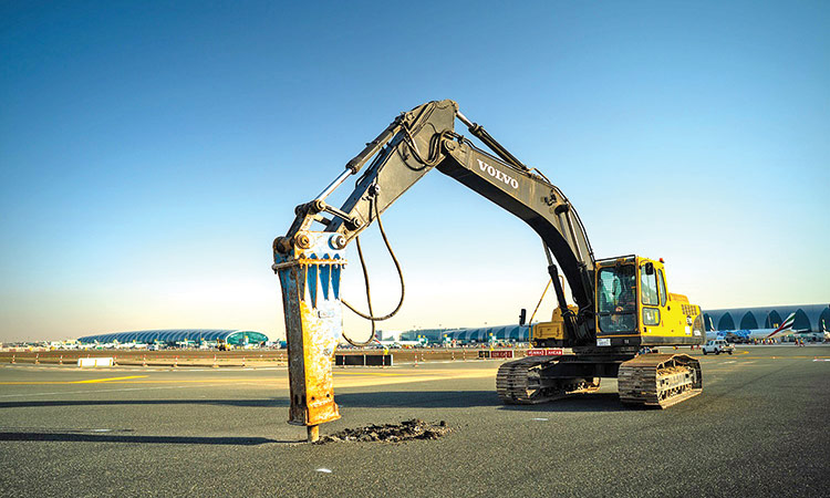Renovation work is being done at the Southern Runway of Dubai Airports.
