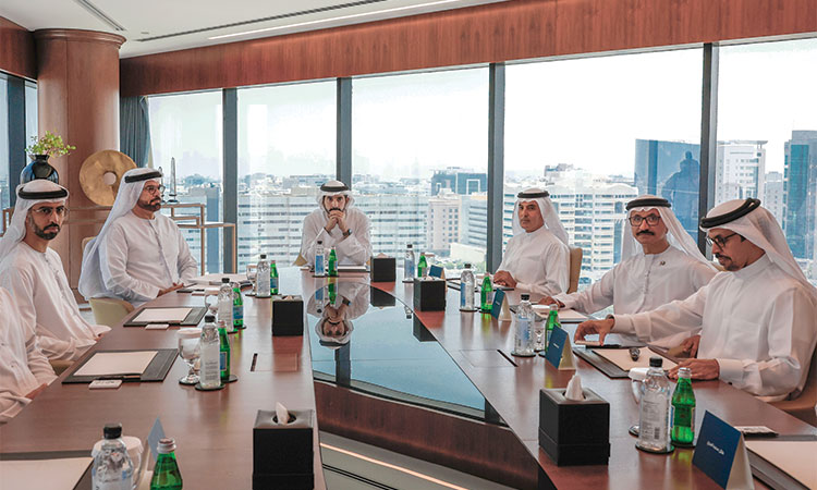 Sheikh-Hamdan-chairs-meeting