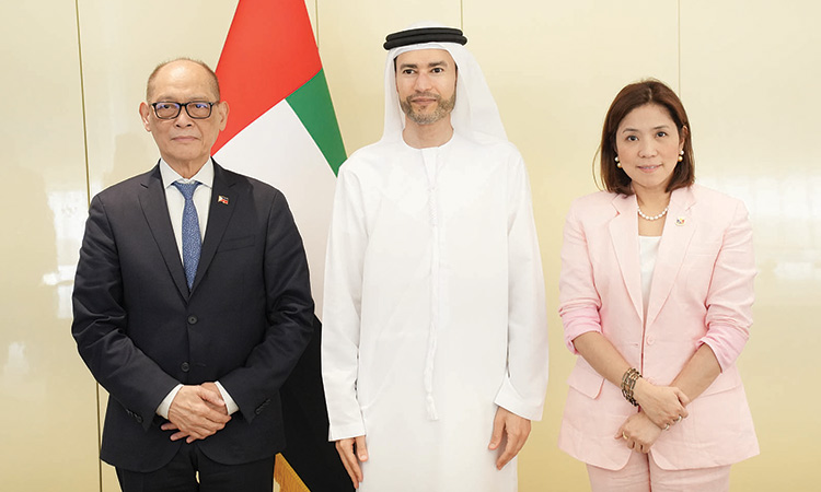 Mohamed Al Husseini with a high-level delegation from the Republic of the Philippines.