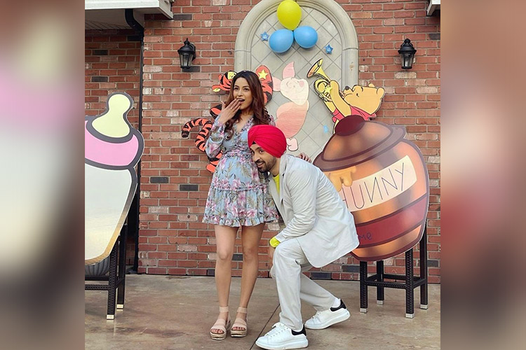Honsla Rakh: These pictures of Diljit Dosanjh and Shehnaaz Gill are winning  hearts