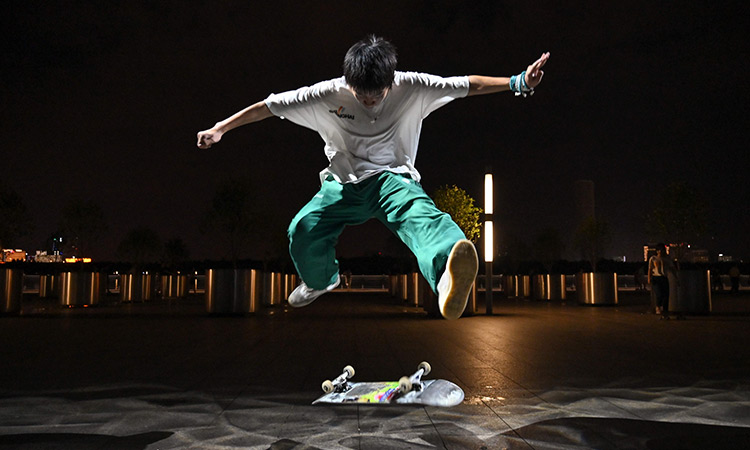 Skateboarders china 3