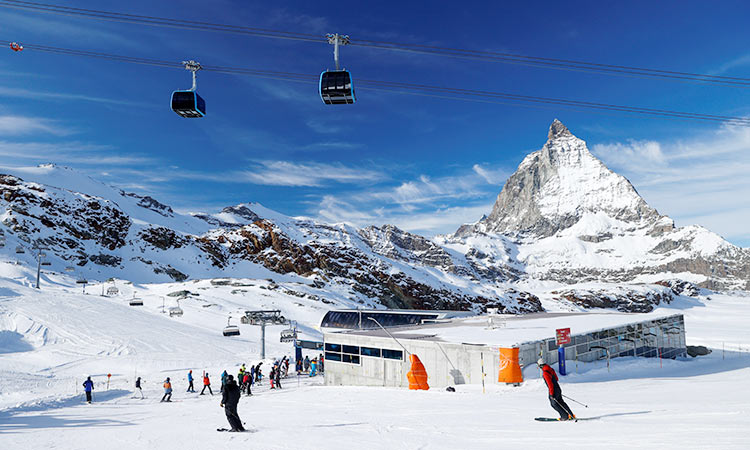 'People need mountains:' Swiss ski resorts ignore Alpine ...