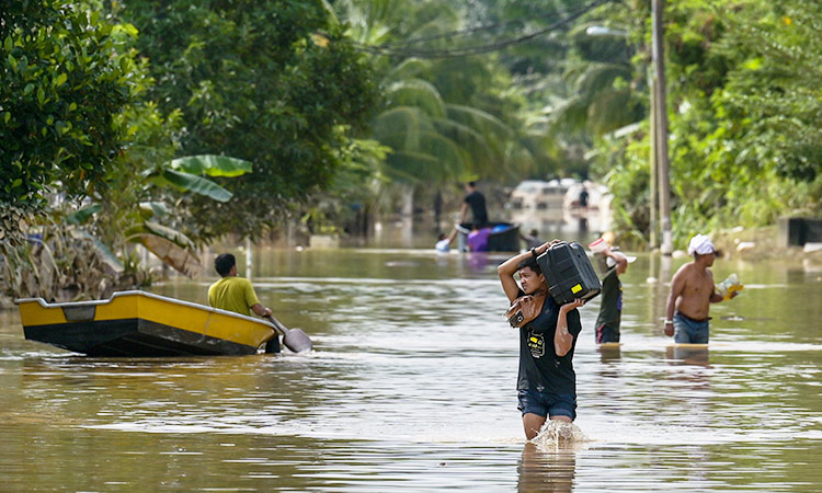 malaysia-man-flood