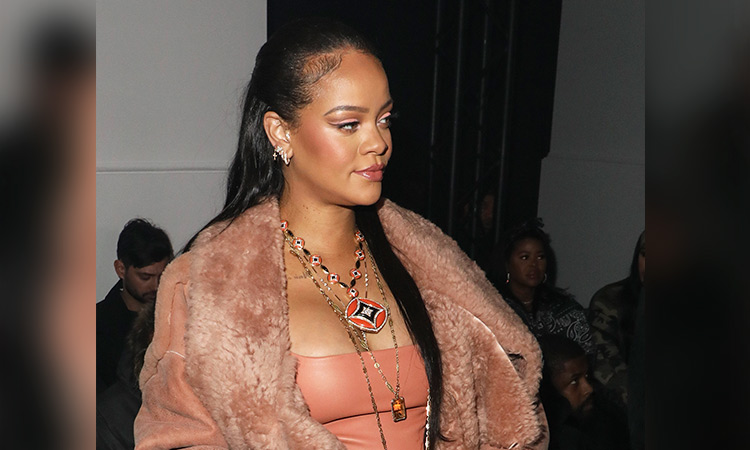 Rihanna fashion 5