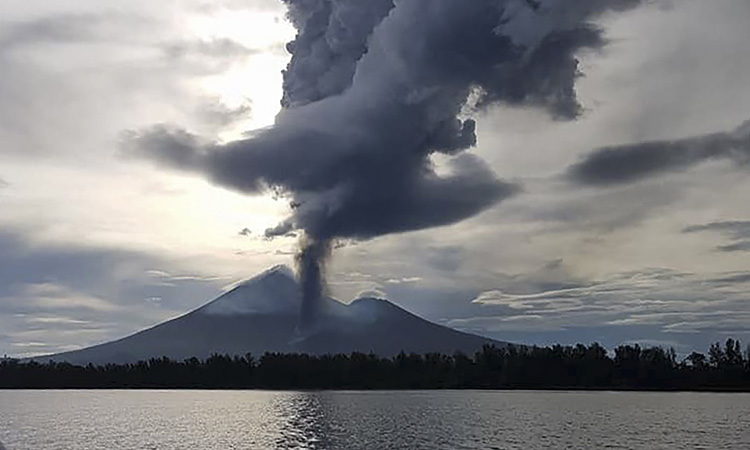 Papua-New-Guinea-_Volcano_750