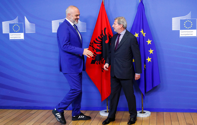 Albanian_EU_750
