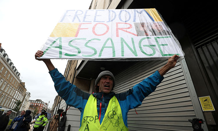 Assange-court-Oct21-main4-750
