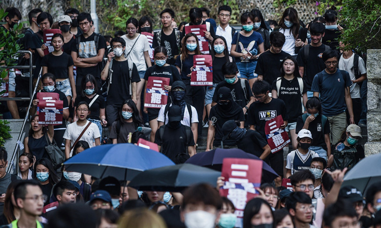 Hong-Kong_-Students-750