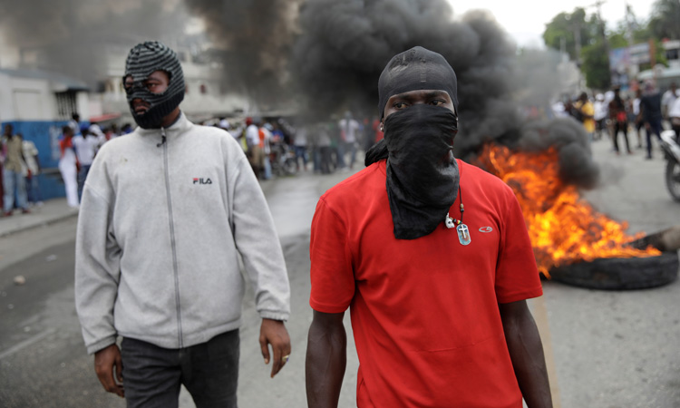 Haiti_Masked-protesters-750