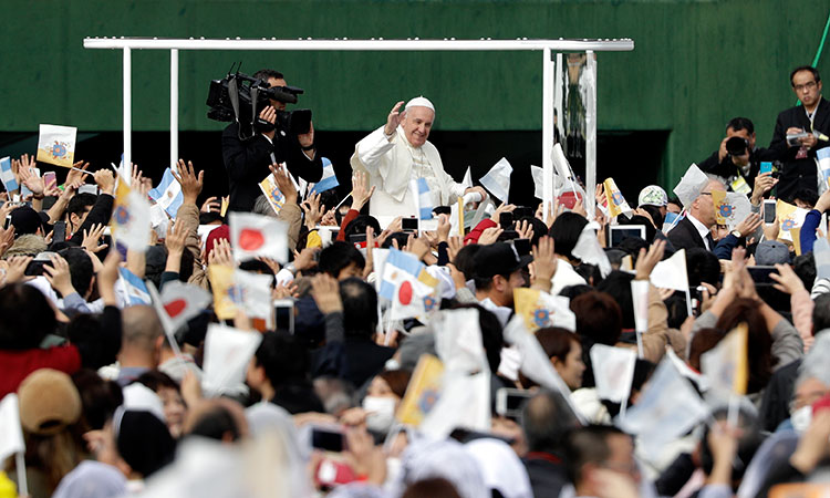 Pope-Japan-Nov24-main3-750