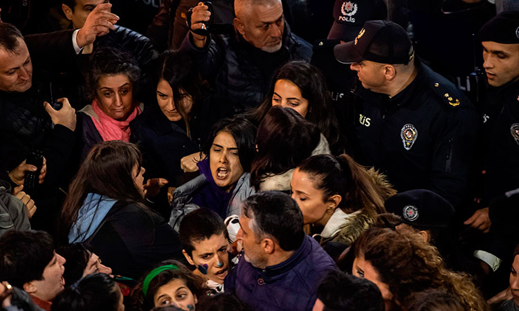 Turkey-women-protest-main1-750