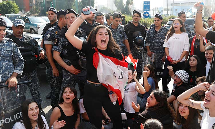 Lebanon-protest-Nov06-main1-750