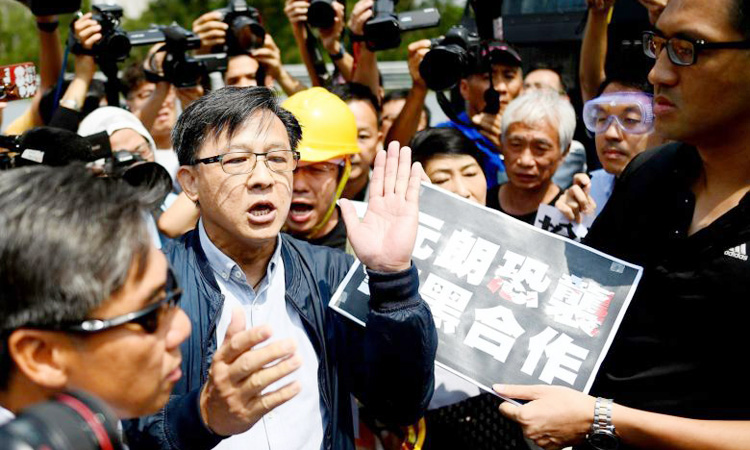 Pro-Beijing-lawmaker_Hong-Kong_750