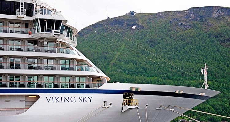Emergency services said they were airlifting 1,300 passengers off a cruise ship off the Norwegian coast.