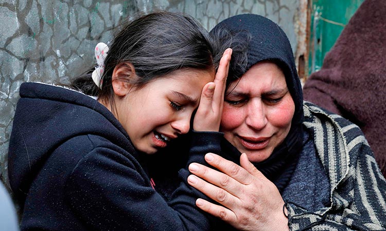 Palestinian-mourn