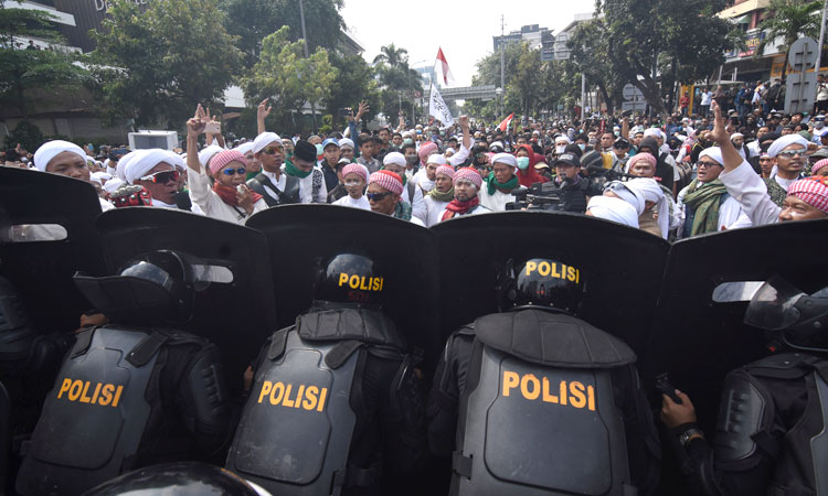 Indonesia-riots-main3-750