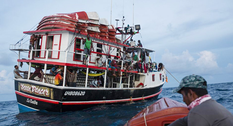 Honduras-Boat_750