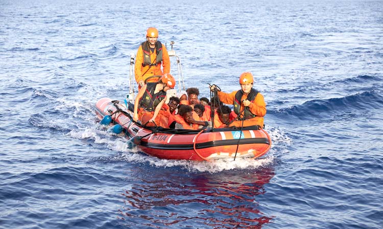 migrants-rescue-750