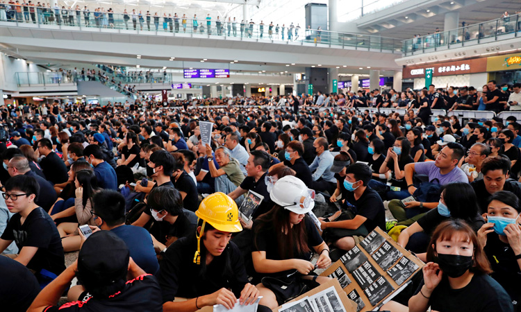 HK_Int_Airport_Protest_750