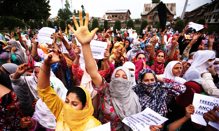 Kashmiri-Women_750