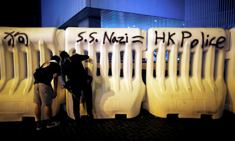 HK_Protesters_Peep_750