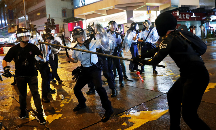 Hong-Kong_Police_Protesters_750_N