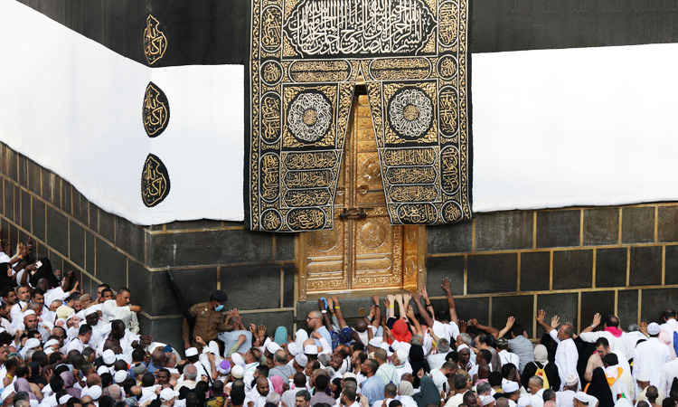 Hajj_Kaaba4_750