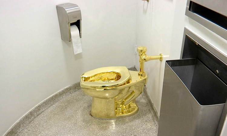 Gold-toilet-750x450