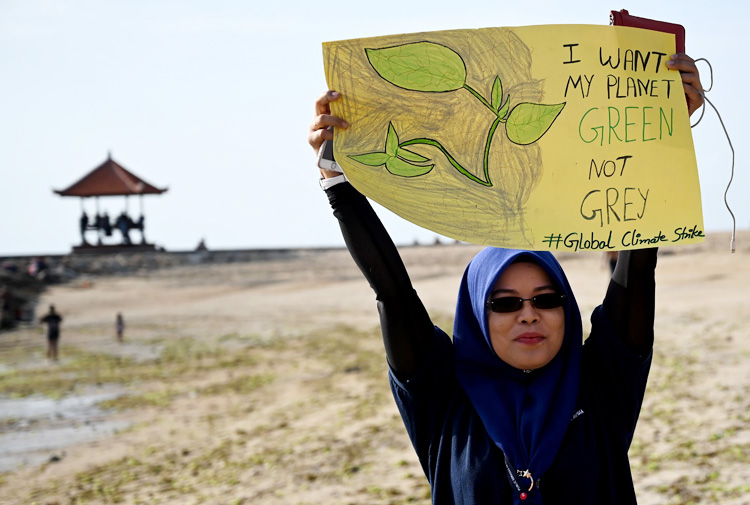 Climate-Strike_Woman_Bali_750