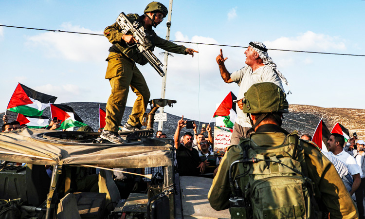 Gaza_Palestinian-protester-750