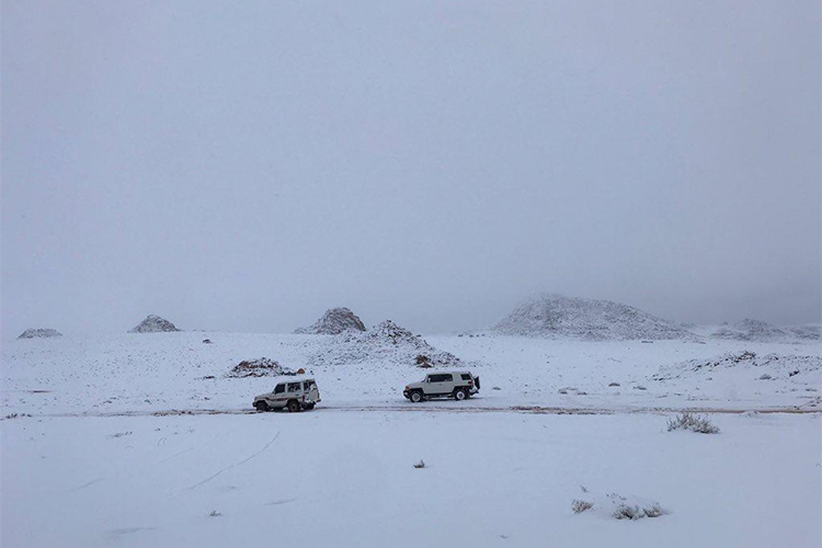 VIDEO: Heavy snow blankets parts of Saudi Arabia - GulfToday