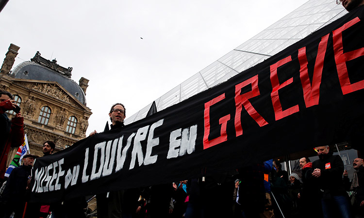 Louvre-protest-Paris-main2-750