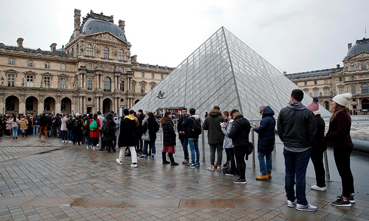 Louvre-protest-Paris-main3-750