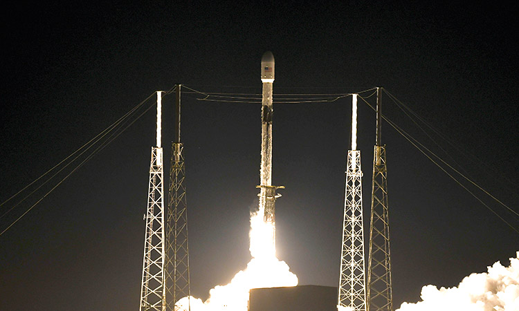 SpaceX-Satellite-Launch-main1-750