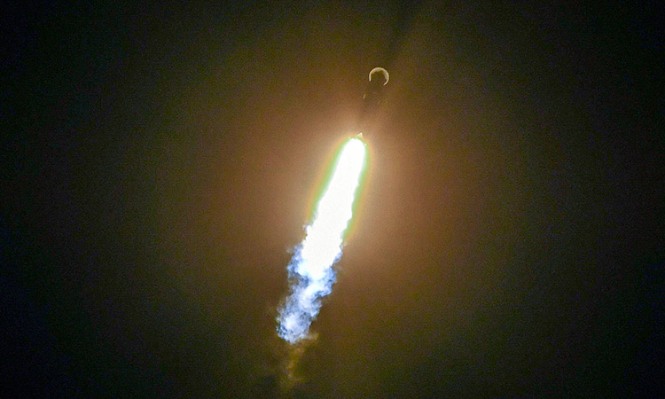 SpaceX-Satellite-Launch-main2-750