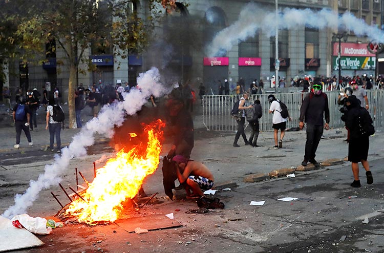 Chile-violence-March12-main1-750
