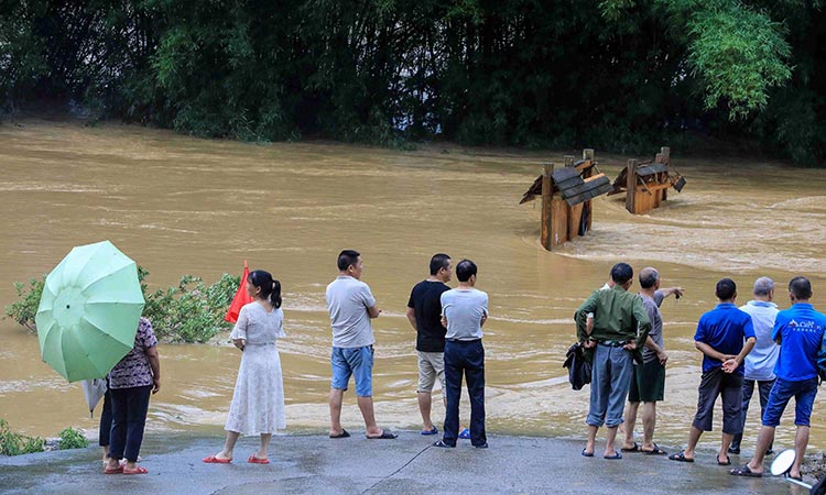China-flood-June11-main2-750