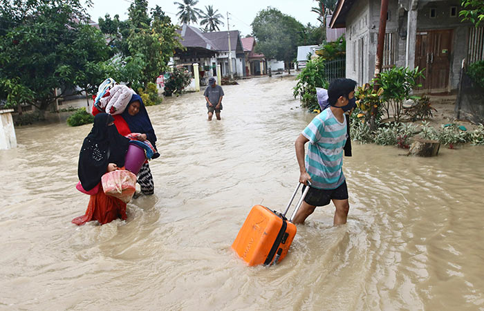 Indonesia flash flood 1 