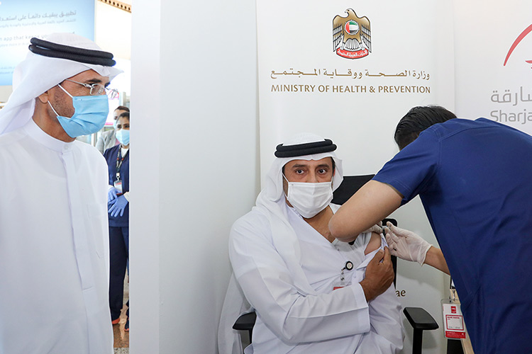 Sharjah-Airport-staff-vaccininated-750x450