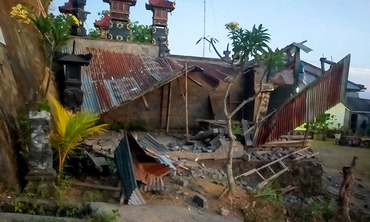 Indonesia-quake-Oct16-main2-750